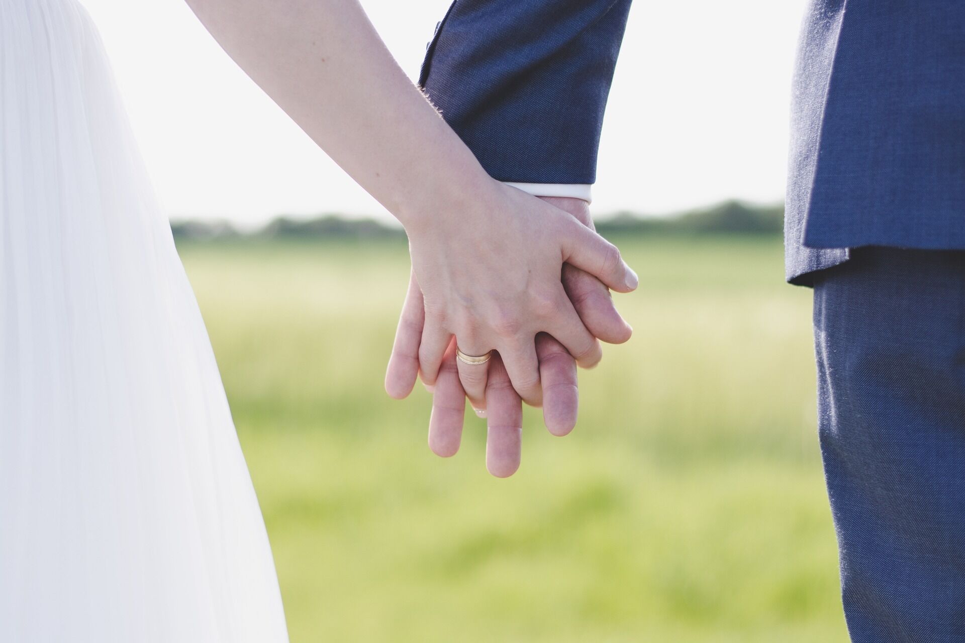 bride-4260028_1920